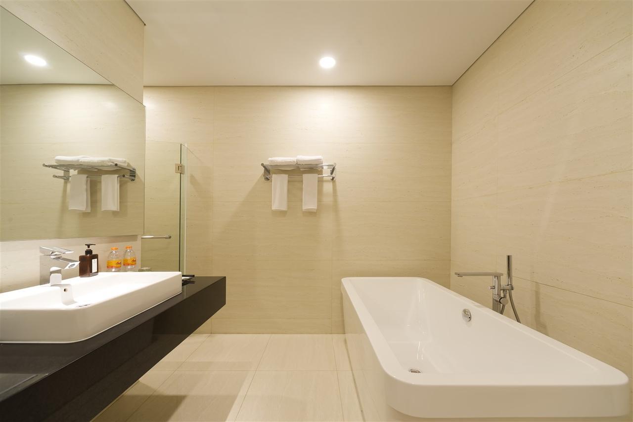 Hotel Aviary Bintaro à Serpong Extérieur photo