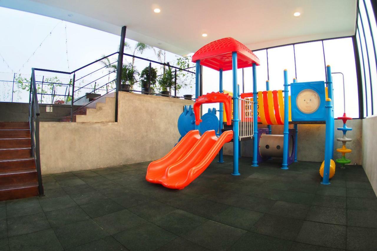 Hotel Aviary Bintaro à Serpong Extérieur photo