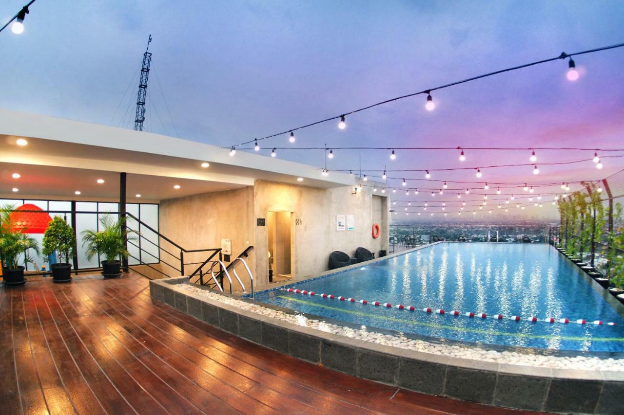 Hotel Aviary Bintaro à Serpong Extérieur photo