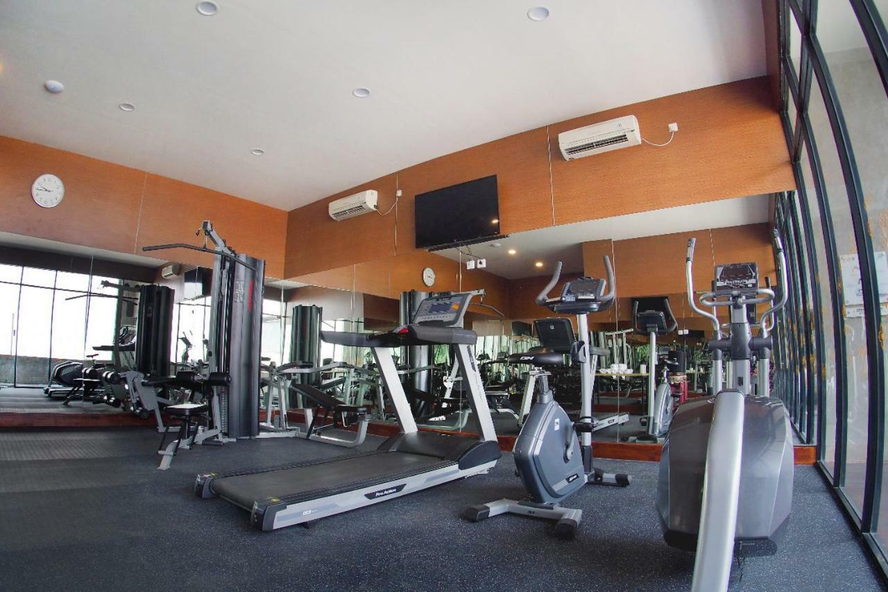 Hotel Aviary Bintaro à Serpong Extérieur photo